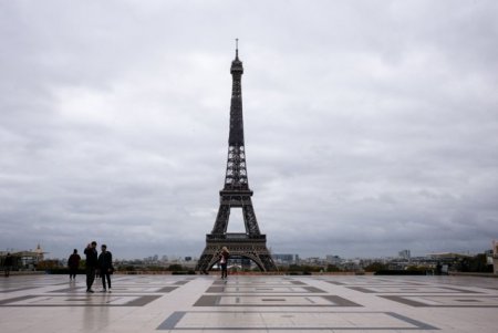 Efectele protestelor din Paris: strazile sunt pline cu <span style='background:#EDF514'>GUNOAIE</span>