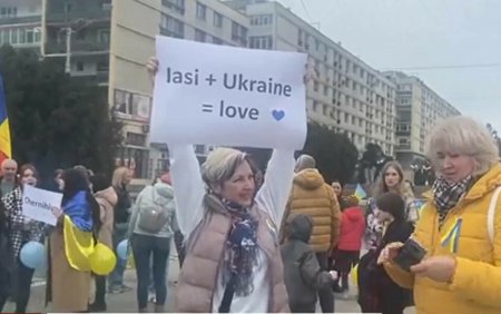 Mars al <span style='background:#EDF514'>REFUGIATI</span>lor ucraineni organizat la Iasi. Vrem sa le amintim oamenilor ca inca avem nevoie de ajutor