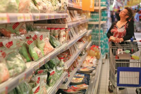 Premierul Bulgariei: Exista acum promotii permanente la alimente, cu reduceri de preturi de 25-27%
