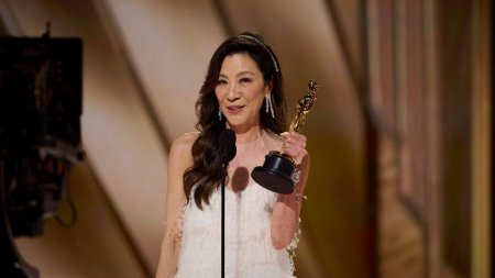 Gala Oscar 2023: Prima femeie din Asia care ia <span style='background:#EDF514'>TROFEUL</span> pentru cea mai buna actrita in rol principal