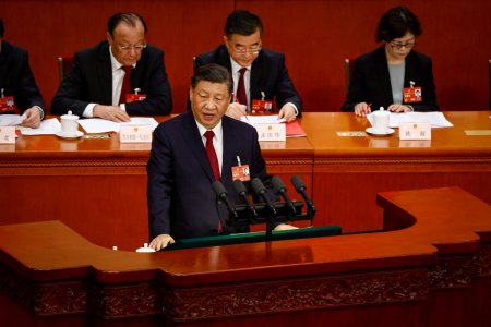Xi Jinping a promis ca va face din armata chineza un mare zid de otel, in primul discurs din noul sau mandat de presedinte