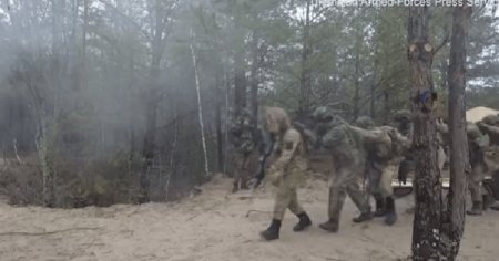 Militarii ucrainenii fac antrenamente pentru a-si creste rezistenta <span style='background:#EDF514'>PSIHOLOG</span>ica VIDEO