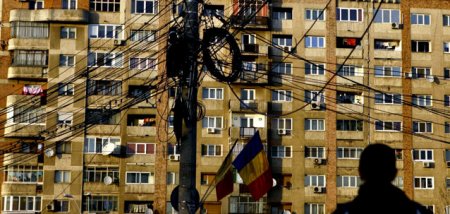 Bucuresti: Primaria anunta ca va elimina cablurile de pe stalpii din cinci sectoare