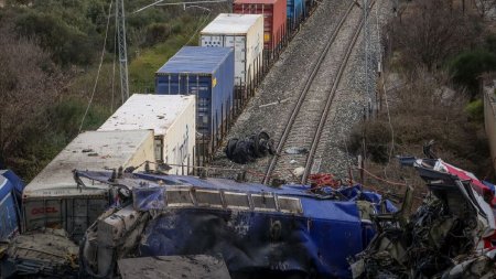 Noi acuzatii la adresa sefului de gara, dupa tragedia feroviara din Grecia: 