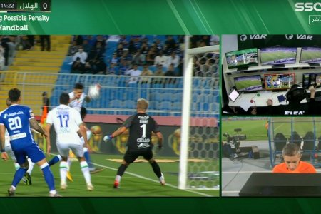 Decizia care arunca in aer finala pentru play-off » V<span style='background:#EDF514'>ASSA</span>ras aduce arbitru de la Riad pentru Sepsi - FCU Craiova