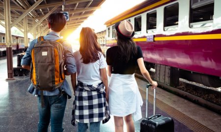 35.000 de tineri vor primi un permis gratuit de calatorie de cale ferata cu care pot exp<span style='background:#EDF514'>LORA</span> Europa