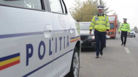 Autospeciala de politie, implicata intr-un accident in Vrancea