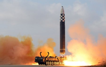 Coreea de Nord a tras o racheta balistica <span style='background:#EDF514'>INTERCONTINENTAL</span>a spre Marea Japoniei
