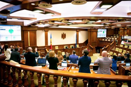 Limba romana devine limba oficiala in legile Republicii Moldova. Parlamentul de la Chisinau a adoptat legea