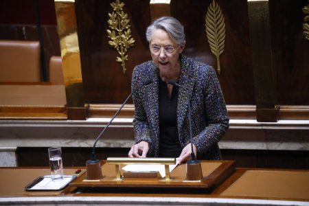 Haos in Parlamentul Frantei. Macron utilizeaza optiunea nucleara pentru a impune reforma pensiilor
