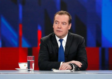 Dmitri Medvedev, despre un <span style='background:#EDF514'>SENATOR</span> american: Uneori acest tip de oameni sufera accidente aviatice