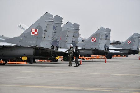 Prima reactie a Rusiei dupa ce Polonia si Slovacia au devenit primele tari NATO care trimit avioane militare Ucrainei