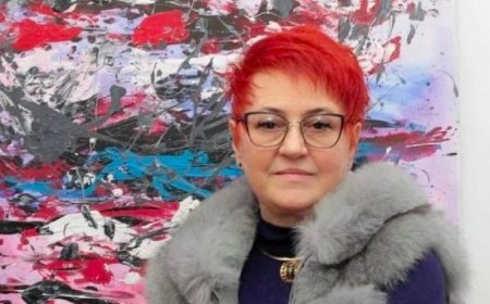Consilierul local Anca Ciubancan sustine ca a fost agresata de o colega, la intrarea in sediul PSD Cluj: Mi-a dat cu <span style='background:#EDF514'>PICIOARE</span>le in burta
