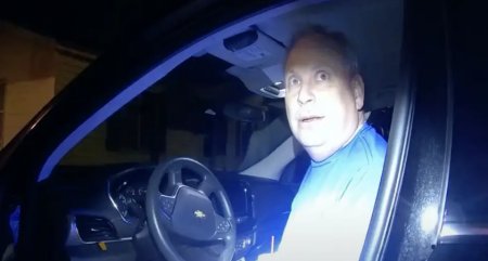 Momentul in care un agent de politie isi aresteaza seful prins beat la volan, in Oklahoma: Poti sa fii si Joe Biden, nu-mi pasa