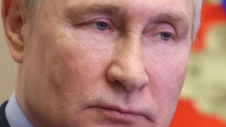 Ar putea ajunge Vladimir Putin <span style='background:#EDF514'>DUPA GRATII</span>? Ce spune seful Curtii Penale Internationale