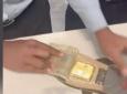 Turist prins cu peste un kilogram de aur ascuns in slapi, pe un aeroport din India