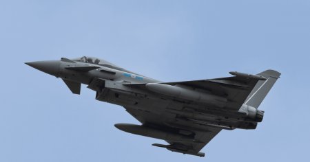 Avioane de <span style='background:#EDF514'>VANA</span>toare ale NATO au escortat avioane ale Fortelor Aerospatiale Ruse in apropierea spatiului aerian eston