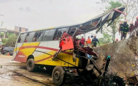 Cel putin 19 morti in urma unui accident de autobuz in <span style='background:#EDF514'>BANG</span>ladesh