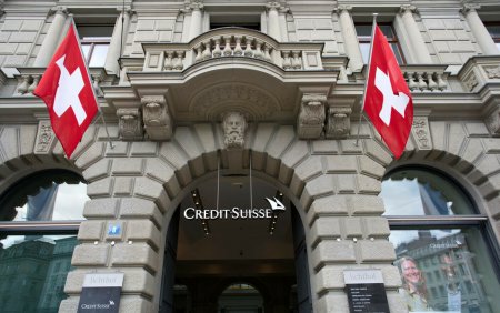 Financial Times: UBS s-a oferit sa cumpere banca elvetiana Credit Suisse pentru o suma de pana la 1 miliard de dolari