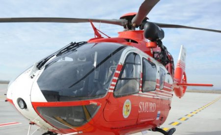 Un copil de 10 ani care a suferit o dubla fractura de tibie si peroneu pe partia de la Cota 1400, dus cu elicopterul la Brasov
