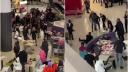 Bataie generala intr-un mall din Ploiesti. Zeci de oameni s-au lovit cu <span style='background:#EDF514'>SCAUNE</span> si tavi
