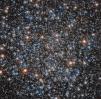 Telescopul Hubble uimeste cu o noua imagine st<span style='background:#EDF514'>RALU</span>citoare a unui roi stelar