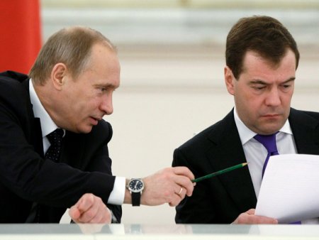 Medvedev ameninta Tribunalul de la Haga dupa mandatul de arestare emis pe numele lui Putin: 