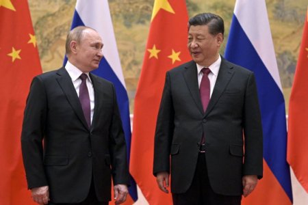 Presedintele rus Vladimir Putin l-a primit pe omologul sau chinez Xi Jinping la Kremlin