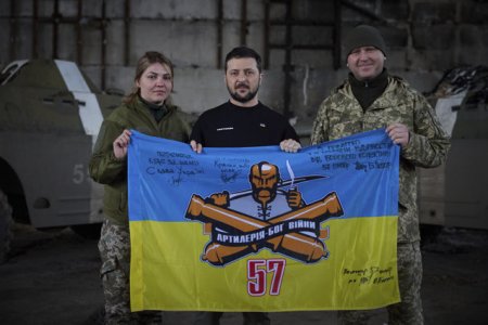 Volodimir Zelenski a vizitat orasul Harkiv, laudand rezistenta in fata fortelor militare ruse