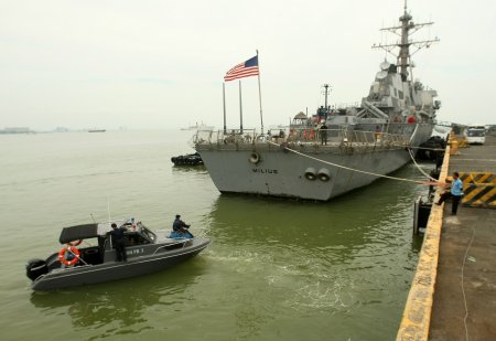 Beijingul acuza ca o nava de razboi americana a intrat ilegal in apele din Marea Chinei de Sud