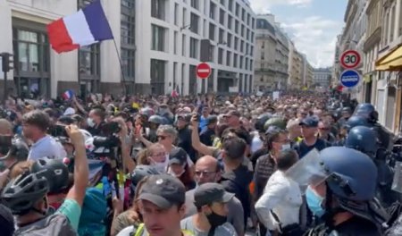 Noi proteste in orasele din Franta din cauza legii pensiilor