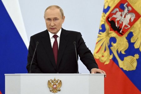 Ion Cristoiu: Vladimir Putin: O vedeta a productiei mondiale de <span style='background:#EDF514'>CARTI</span>