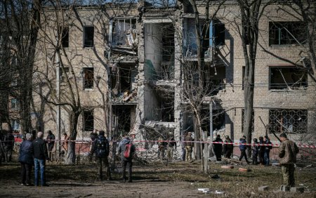 Razboi in Ucraina. È˜ase oameni au fost ucisi, cei mai multi intr-un centru pentru refugiati, dupa un atac al Rusiei