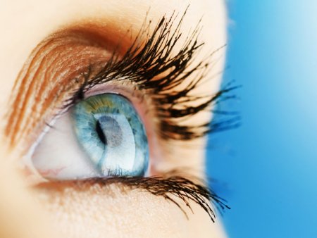 Primele semne ale bolii Alzheimer pot aparea in globul ocular - studiu