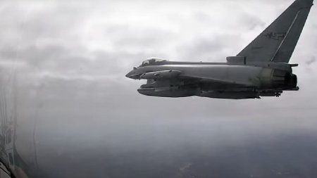 Radu Tudor: NATO trimite aviatia de <span style='background:#EDF514'>VANA</span>toare sa insoteasca avioanele de recunoastere deasupra Marii Negre