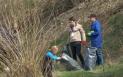 Bistrita: 400 de angajati ai Primariei au curatat de gunoaie malurile raului care traverseaza orasul
