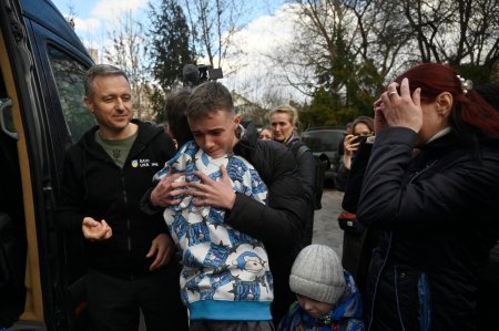 Mai multi copii rapiti de Rusia s-au intors in Ucraina. Ne cereau sa cantam si sa dansam, atunci cand erau inspectii