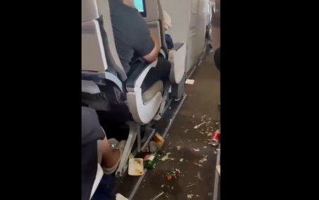 Momente de panica la bordul unui avion. Zece pasageri, raniti dupa ce aeronava a intrat intr-o zona cu turbulente | VIDEO