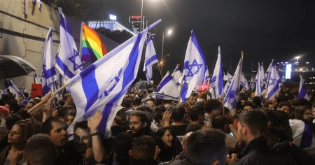 Mii de manifestanti in strada la Tel Aviv dupa ce premierul Netanyahu l-a demis pe ministrul Apararii