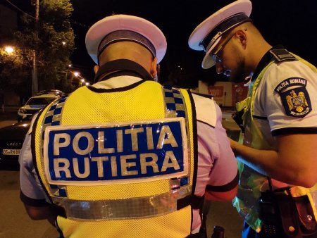 Patru politisti de la Rutiera si examinatori auto din Brasov, retinuti pentru coruptie