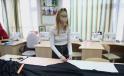 O deputata din Rostov a propus ca elevii sa lucreze pentru armata si sa faca lumanari de transee si plase pentru camuflaj: 