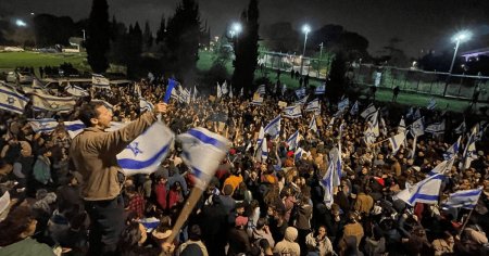 De ce <span style='background:#EDF514'>PROTEST</span>eaza israelienii. Reformele judiciare ar putea arunca tara intr-o criza fara precedent
