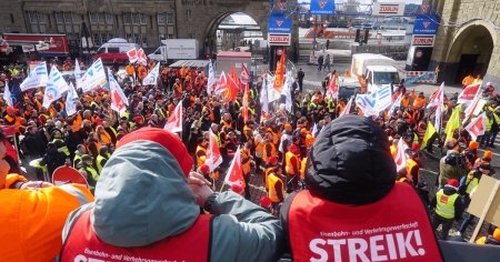 Germania, p<span style='background:#EDF514'>ARAL</span>izata de cea mai mare greva de la unificare. Se cere majorarea salariului minim cu cel putin 500 de euro