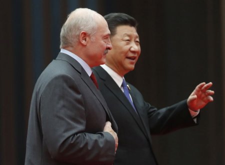 Un expert de la Minsk explica ce a cautat Lukasenko in China si Iran si ce semnale transmite acesta catre Occident: Liderul belarus se afla in <span style='background:#EDF514'>CAUTARE</span>a unui nou stapan