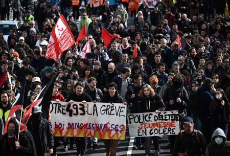 MAE, atentionare de calatorie pentru Franta: Transportul public si zborurile, perturbate de greva generala