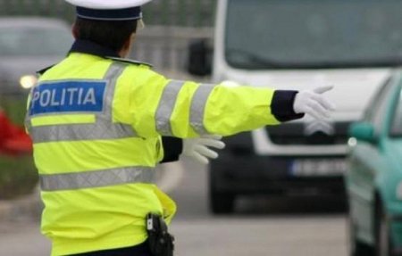 Lupul de la Rutiera, politistul decorat pentru <span style='background:#EDF514'>INTEGRITATE</span>, retinut pentru ca ar fi luat spaga