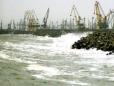 Manevre oprite din cauza vantului puternic in porturile Constanta Nord, Constanta Sud si Midia