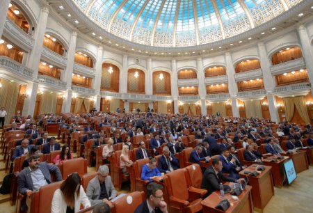 Parlamentul se reuneste pentru a vota noul sef al Autoritatii Electorale Permanente. Care sunt propunerile partidelor