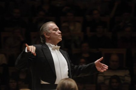 Un dirijor rus, concediat in Germania deoarece nu a condamnat razboiul, are succes in China
