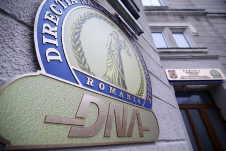 Cea mai mare spaga din Romania: 22,4 de milioane de euro. DNA l-a retinut pe fostul director general al Companiei Nationale de Aeroporturi Bucuresti, dupa ce ar fi primit 22,4 milioane de euro mita